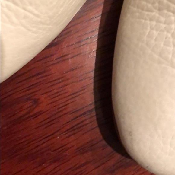 BCBG MAX AZRIA white shoes size 7.5 - Picture 8 of 8